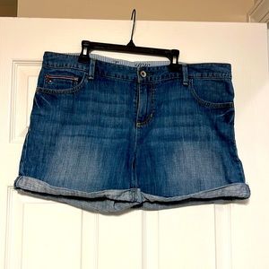 Tommy Hilfiger, denim shorts, size 14